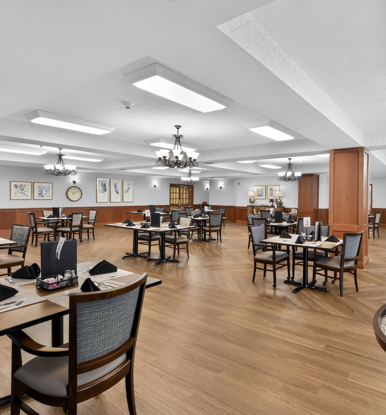 24_9107_Taylorsville_Rd-Dining_room-1436 2 (1)